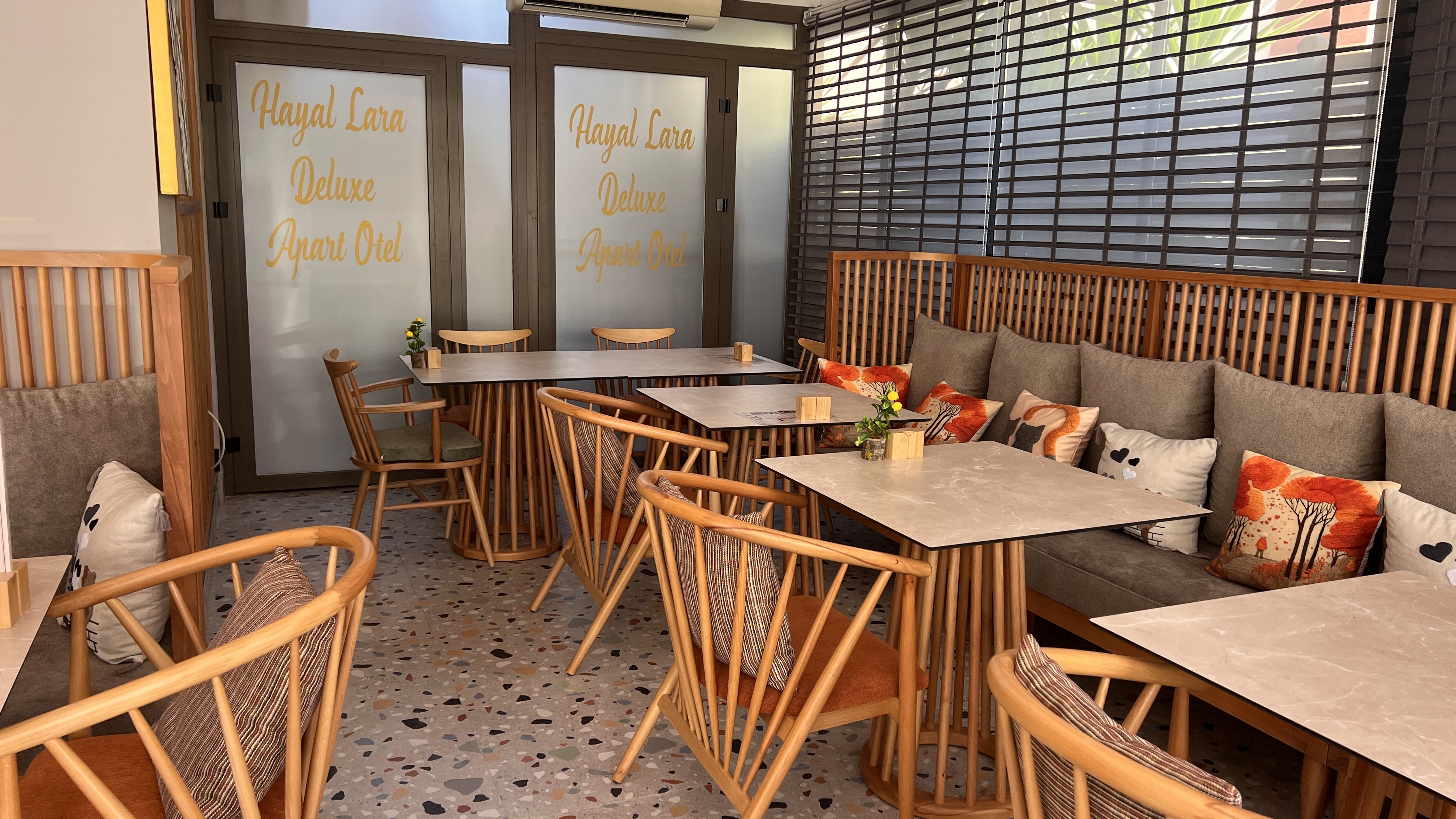 Cafe ve Bar - 3